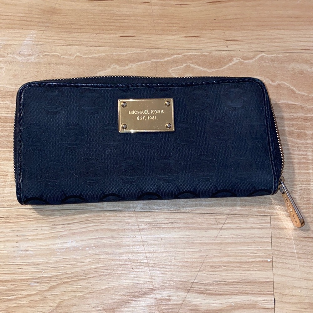 Black Michael Kors Wallet